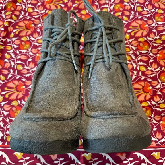 Nine West Nicholson Gray Suede High Wedge Lace Ups - Picture 3 of 8